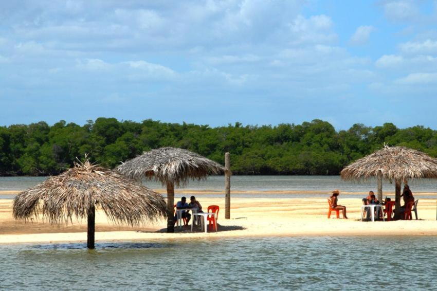 アラカジュ Oceano Azul Hospedagens A 50 M Da Orla-Passarela Do Caranguejoヴィラ エクステリア 写真